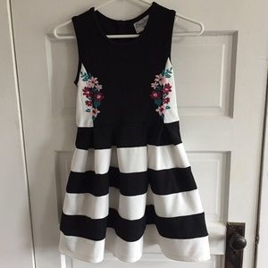 Beautees Dress Sleeveless Floral Embroidery 10